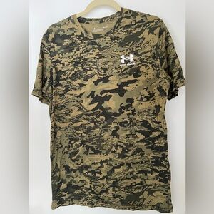 Under Armour Men's Green Camouflage Short Sleeve T-Shirt Athletic Size Medium